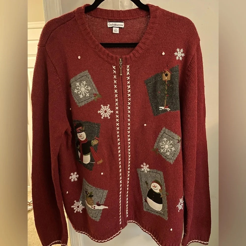 Croft & Barrow XL red Holiday sweater w/full zip front closure w/toggle pull.